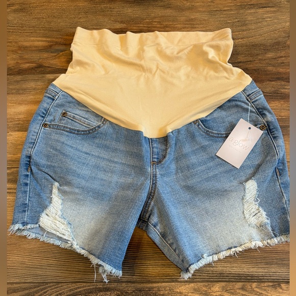 a:glow Pants - Women's Maternity Shorts NWT size 6